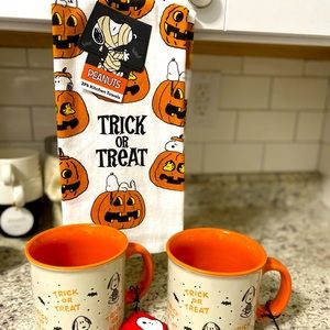 Snoopy trick or treat mugs and towels new